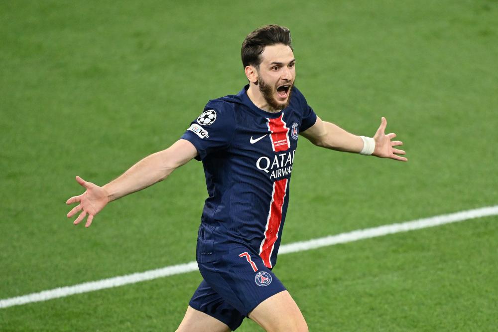 F1阿布扎比站：强势拿下一练第1+二练第1，诺里斯：不太满意